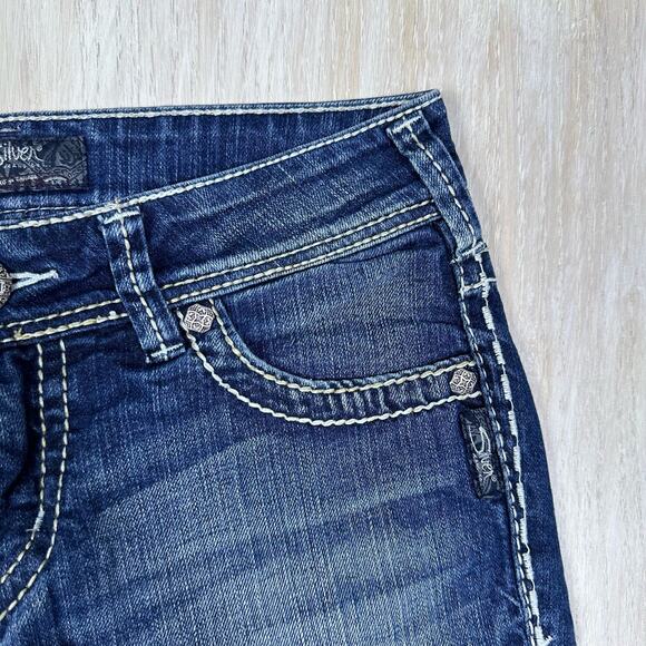 Silver Suki Capri Dark Wash Mid Rise Cropped Blue Everyday Casual Denim Jeans 27 - Picture 4 of 15